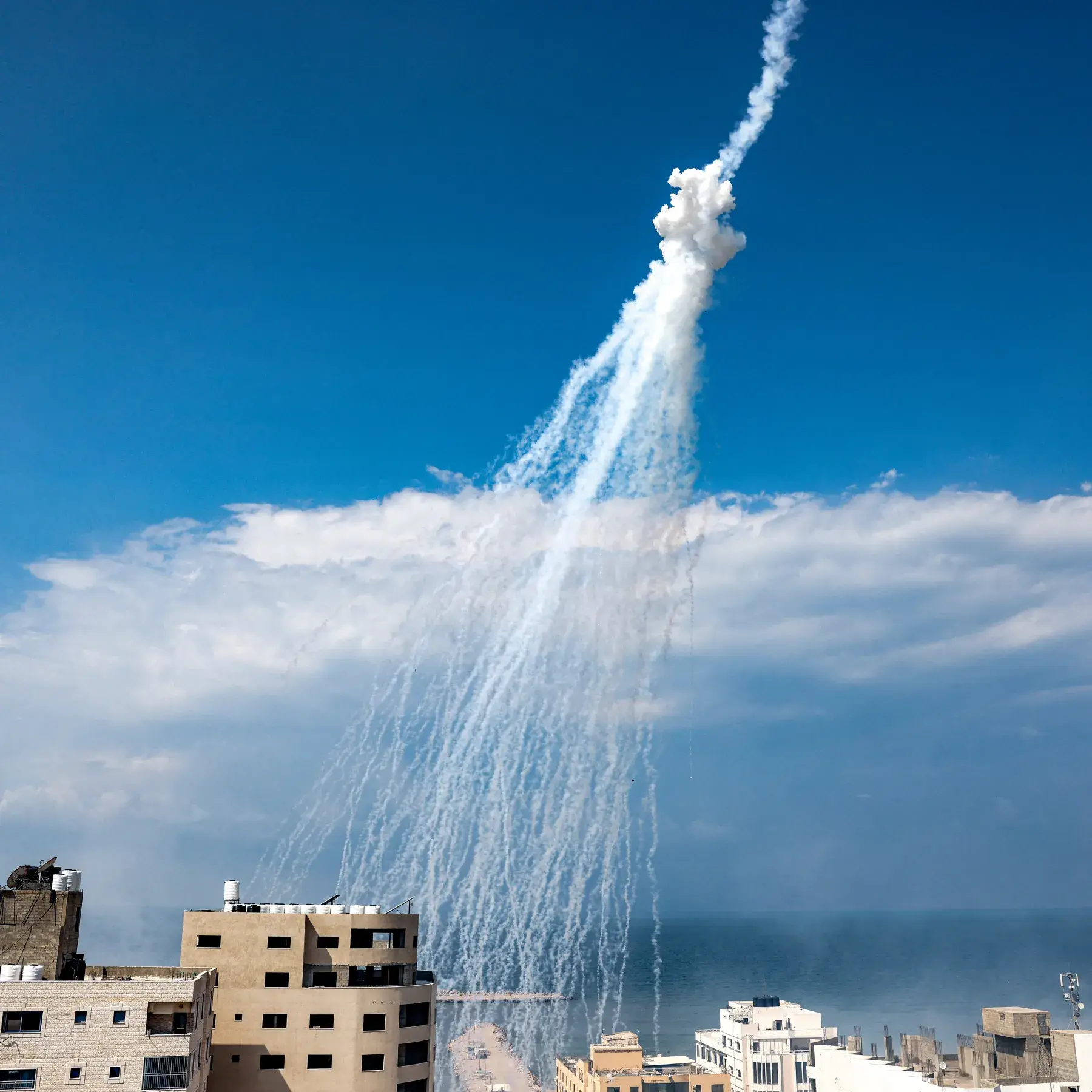 Israel using white phosphorus in Gaza, Lebanon