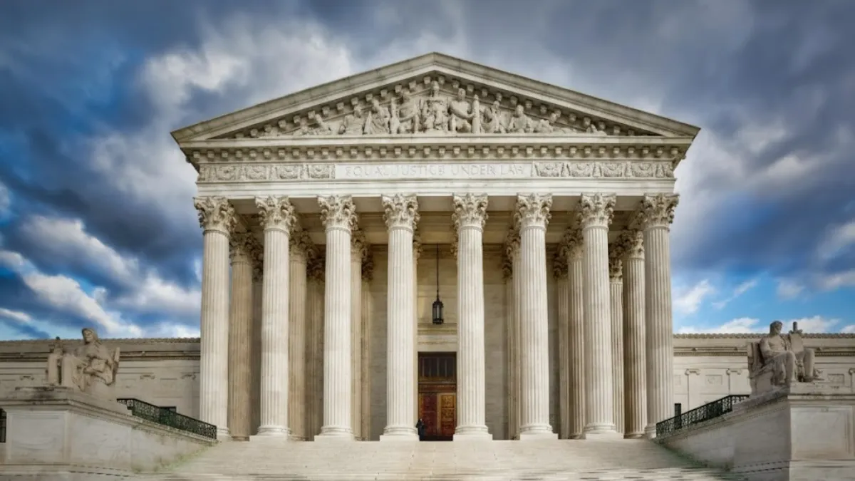 Supreme Court Hints It Will Back Trump&rsquo;s Bid to Fire Independent Regulators
